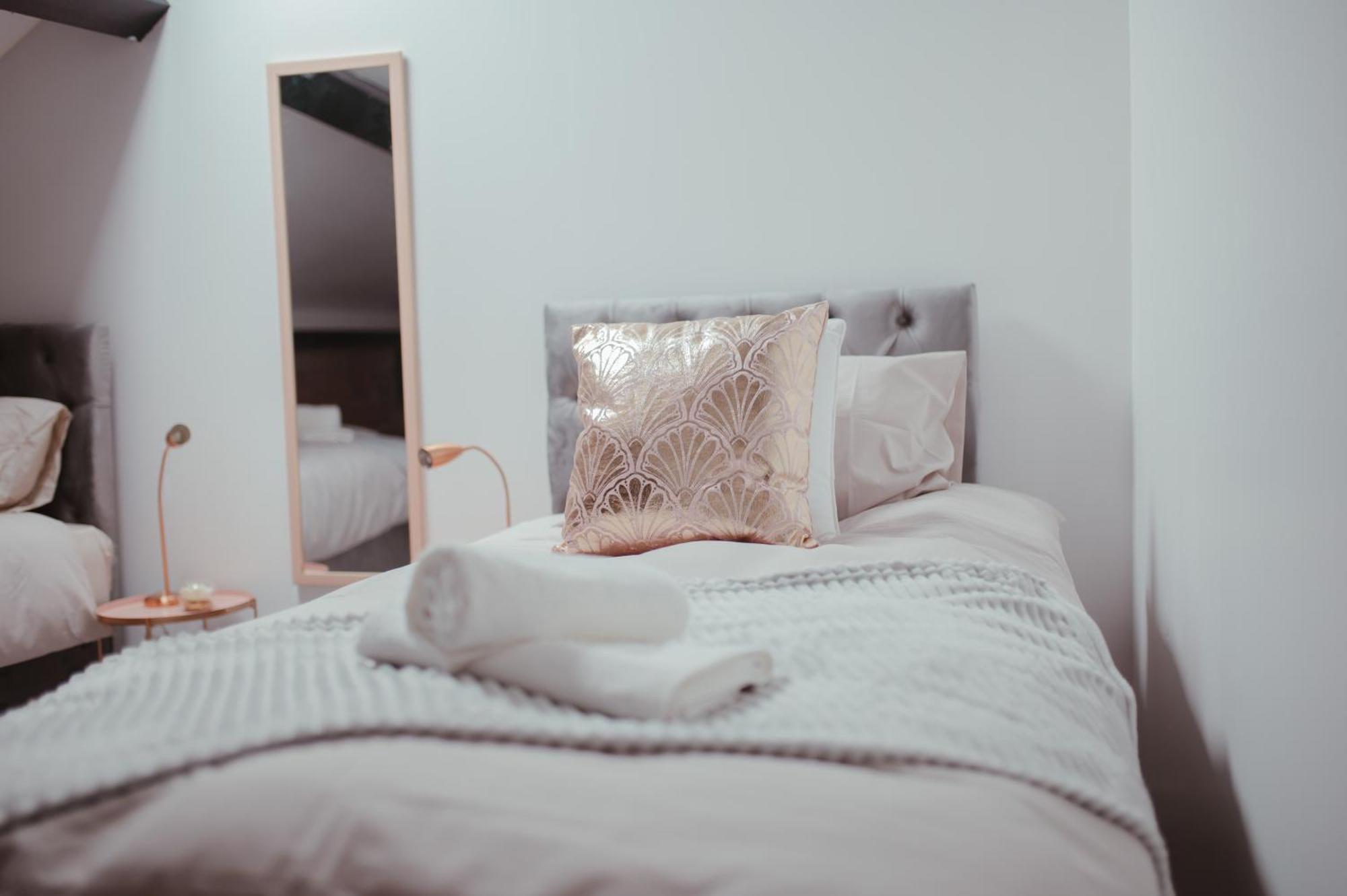 Bv Luxury Apartment Penthouse Conditioning House ブラッドフォード エクステリア 写真