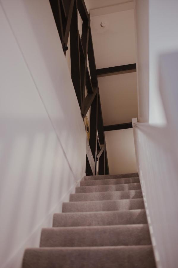 Bv Luxury Apartment Penthouse Conditioning House ブラッドフォード エクステリア 写真